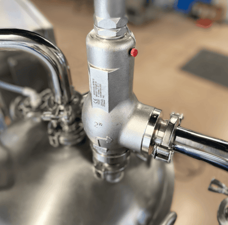 100l buffer tank close up