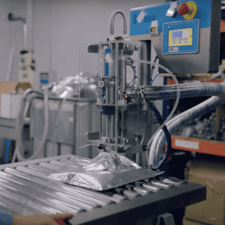 Bag in box filling machine filling a bag